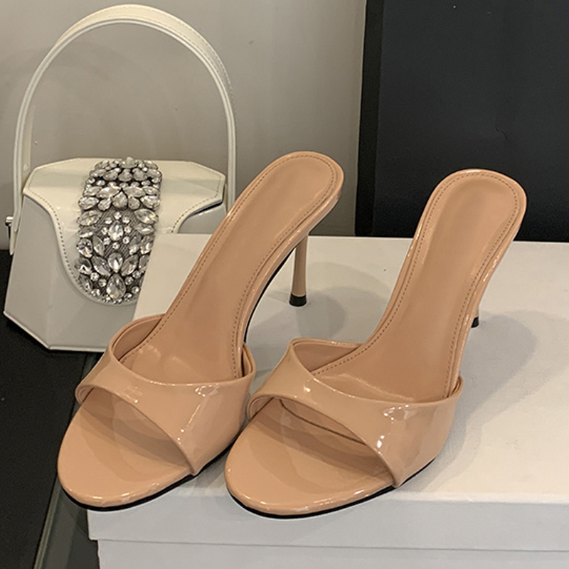 VEYKE-Pantoufles en Cuir Verni - Men Shoes Red Tape avis et prix